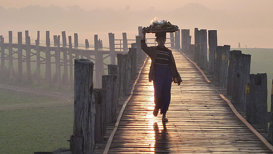 u bein bridge, Mandalay, Mjanmarsko, Most, Dawn, osoba, chôdza