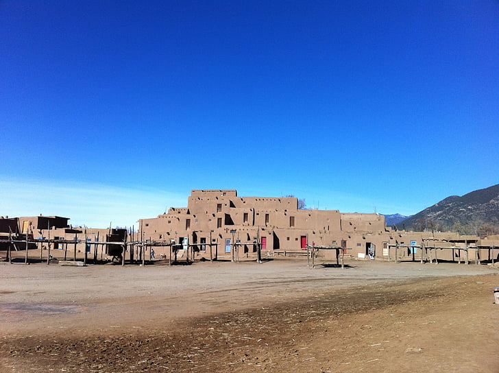 Taos, Nepečena opeka, Pueblo, Indijski
