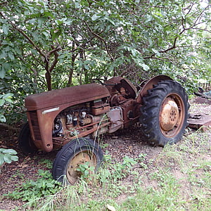 rústico, oxidado, antiguo, tractor, granja, maquinaria, de años