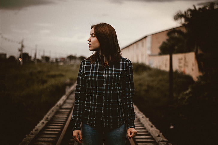 woman, black, white, checked, button, long, sleeve
