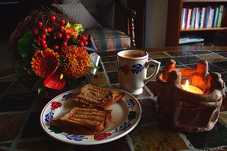 朝食, サンドイッチ, ボード, マグカップ, ろうそくの光, 暗い, 冬