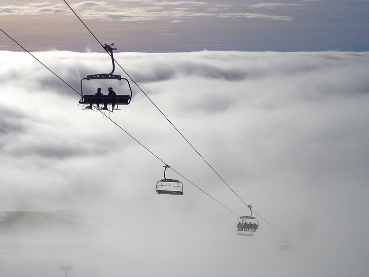 Каране на ски, Slovenija, мъгла, седалков лифт, залез, облаците, зимни