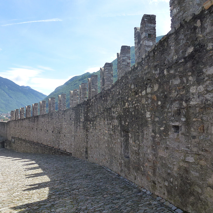 brystvernet, Castelgrande, Bellinzona, middelalderen, steder av interesse, festning, slottet