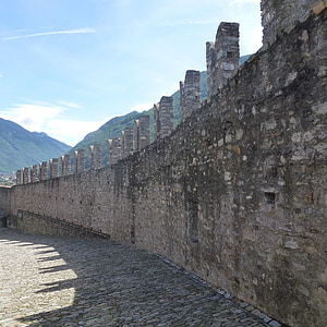 brystværn, castelgrande, Bellinzona, middelalderen, Steder af interesse, fæstning, Castle