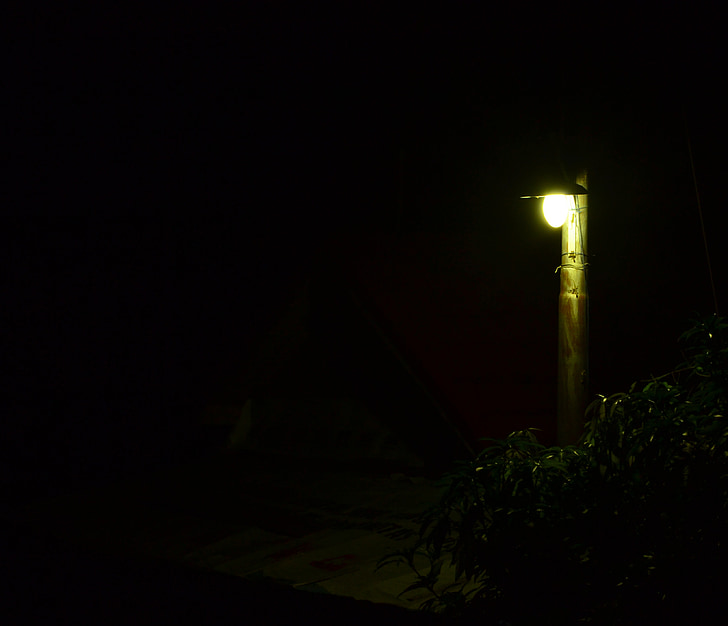 Lampa, kuća, ulica, ulična svjetiljka, selo, Tišina, tamno