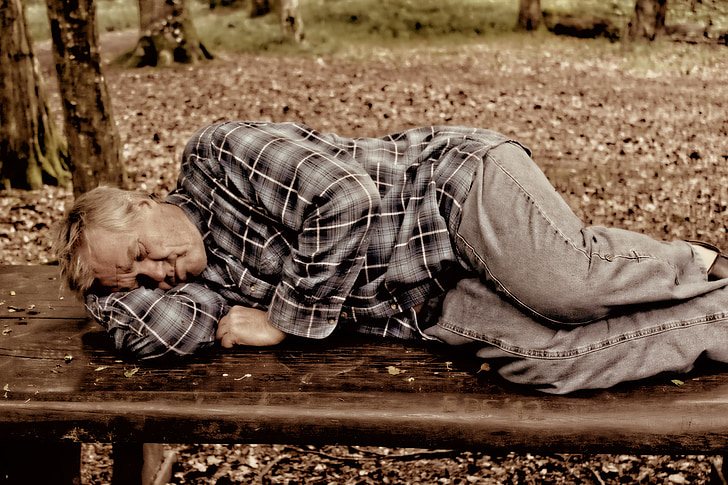 uomo, persona, sonno, panchina del parco, senzatetto, Penner, trascurato