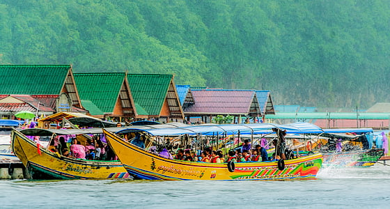 Thailandia, Koh panyee, villaggio di pesca galleggiante, Phuket, Barche variopinte, mare, Villaggio