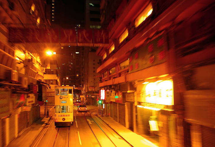 Hong kong, eléctrico, à noite, cidade, rua, luz, cena urbana