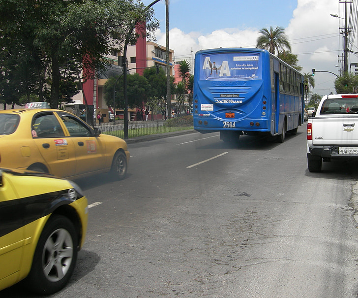 uitlaatgassen, vervuiling, milieu, Quito, Ecuador, openbaar vervoer, bus