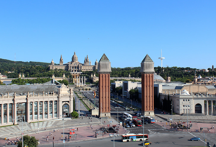 Montjuïc, nationale museum van kunst van Catalonië, Barcelona, Spanje, het platform, beroemde markt, stadsgezicht