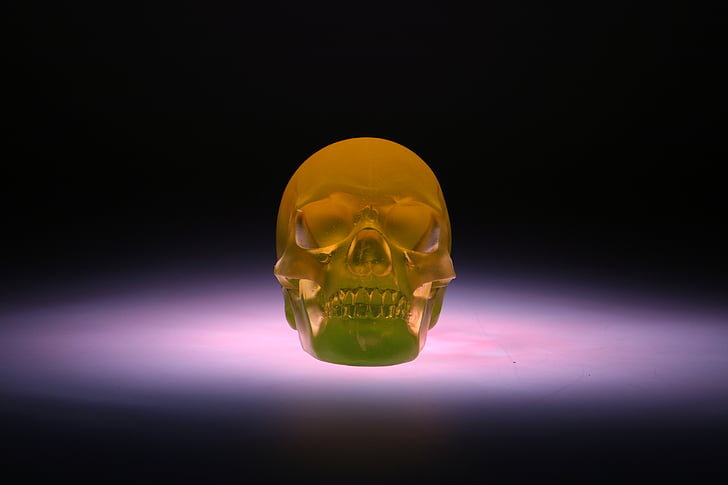 skull, glass, sculpture, gold colored, yellow, gold, illuminated