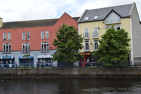 Irland, Galway, typische Häuser, streat, führt