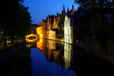 Bruges, à noite, espelhamento, água, reflexão, abendstimmung, luzes
