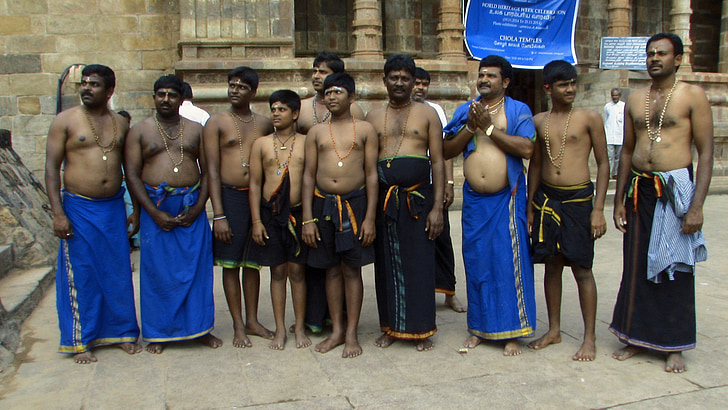 a zarándokok csoport, Darasuram, India, emberi, indiánok, férfiak
