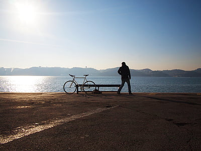 muž, stojace, v blízkosti zariadenia:, cestné, Bike, telo, vody
