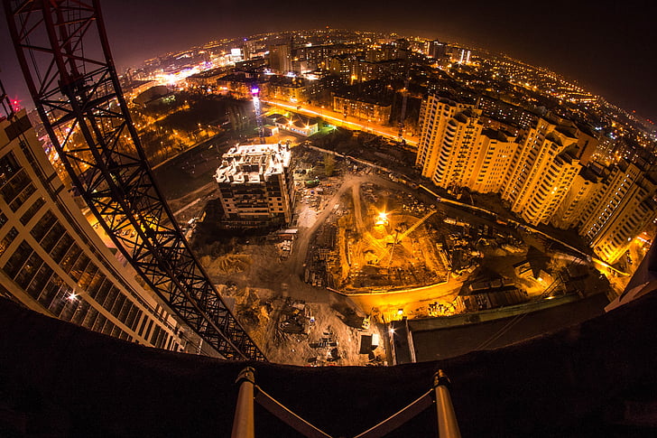 Voronezh, thành phố đêm, xây dựng
