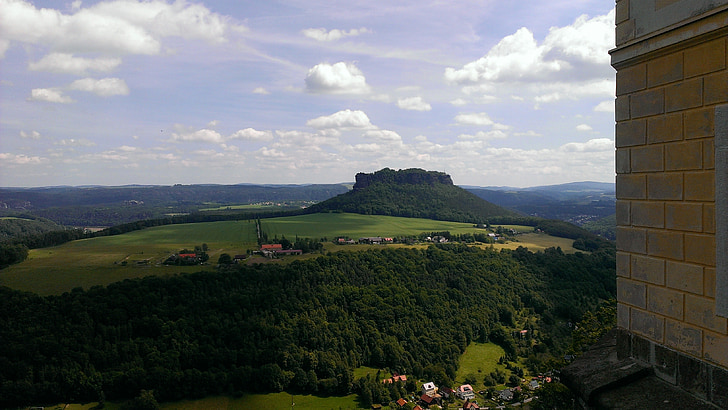 Лили камък, панорамен изглед към lilienstein, пясъчник планина, саксонска Швейцария, крепост, панорамен изглед от königstein, замък