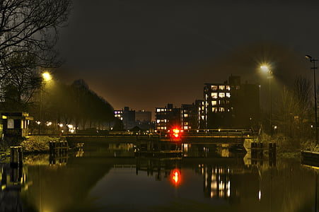 Most, budovy, mesto, svetlá, noc, reflexie, rieka