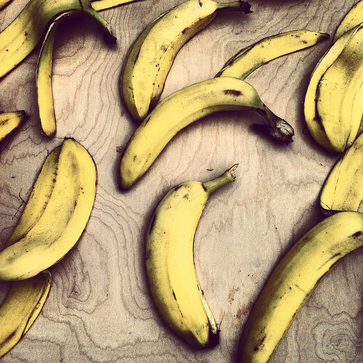 banany, peelingi, jedzenie, owoce, żółty, śliskie, stary