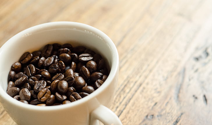 granos de café, taza, café, café, grano de café, alimentos y bebidas, enfoque selectivo