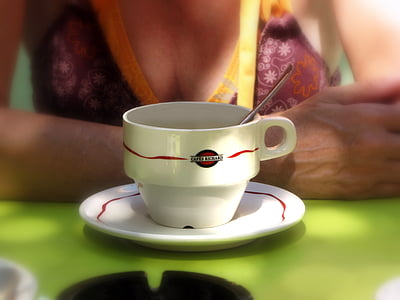 káva, přestávka na kávu, šálek kávy, šálek s podšálkem, odpolední káva, konferenční stolek, Kavárna
