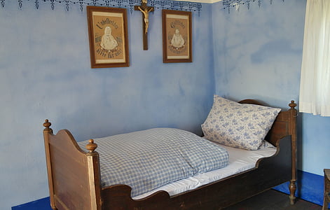 postel, starožitnost, spánek, nostalgie, modrá, bílá, dětský pokoj