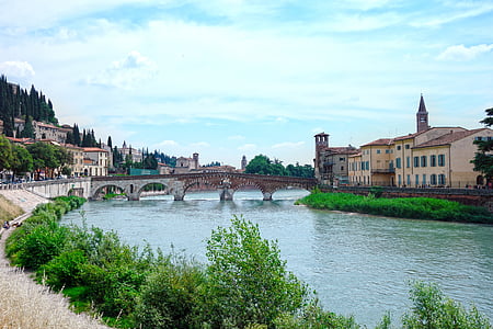 Verona, steinerne Brücke, Adige, Blick, Landschaft, Campanile, Archi