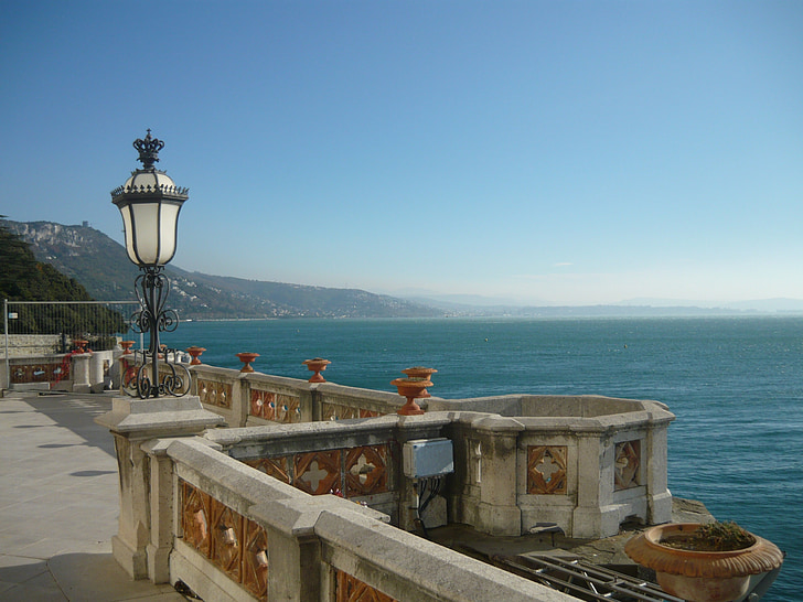 Trieste, Itália, Castelo, montanha, Lago