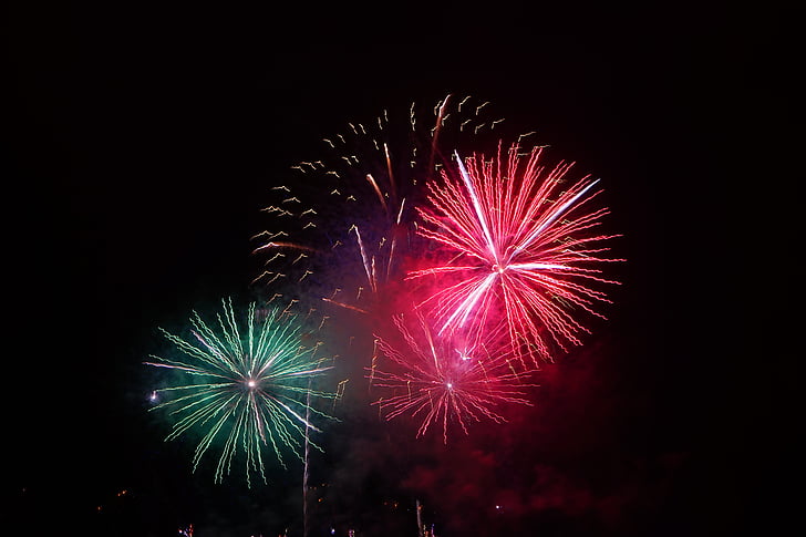ρόκα, κόκκινο, πράσινο, πυροτεχνήματα, Πρωτοχρονιάτικο ρεβεγιόν, ντους των σπινθήρων, πυροτεχνήματα