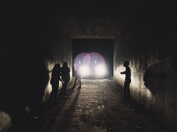 хора, вътре, тунел, тъмно, нощ, светлини, кола