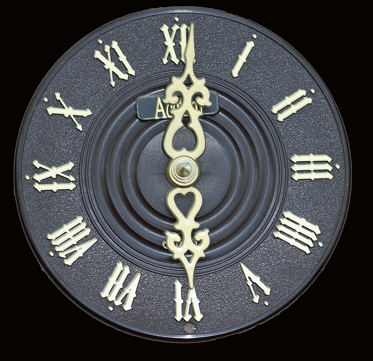relógio, cara, discagem, close-up, numerais romanos, isolado, preto