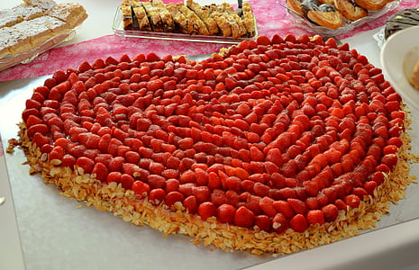 strawberries, strawberry cake, heart, cake, strawberry pie, festival, celebration