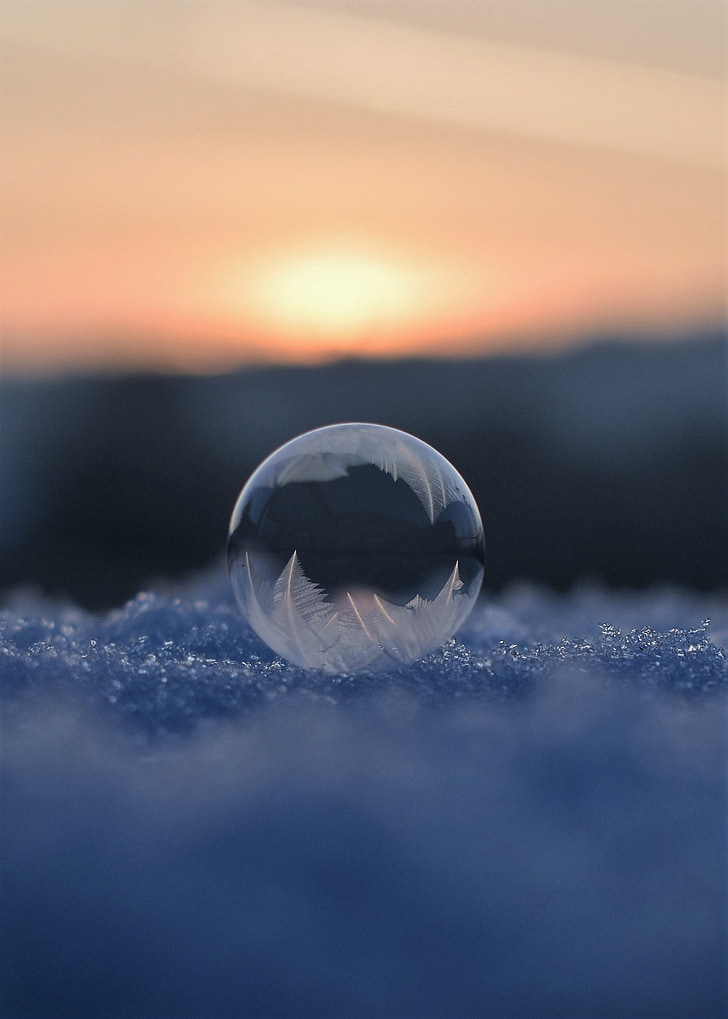 Seifenblasen, gefroren, Frozen bubble, Eiskristalle, winterliche, Kälte, Kugel