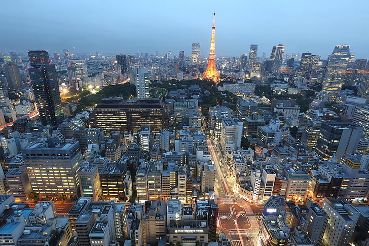 skats no putna lidojuma, ēkas, pilsēta, pilsētas apgaismojums, cilvēki un kultūra, Japāna, Debesskrāpis
