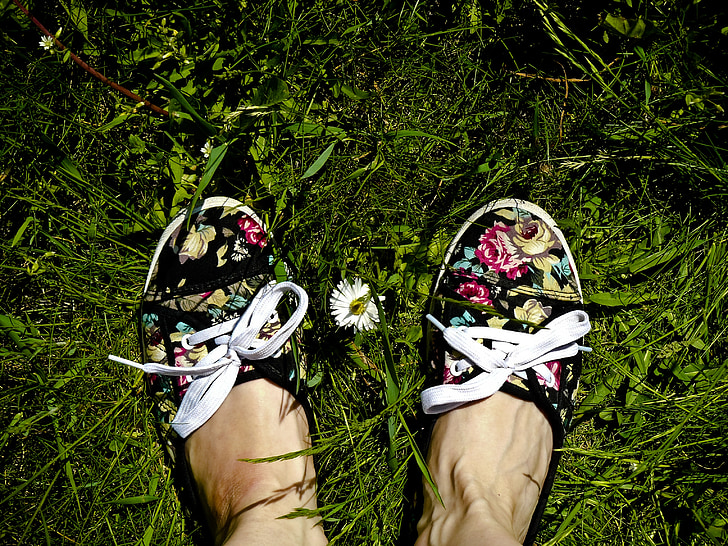 herbe, chaussure, pieds, vert, nature, été, mode
