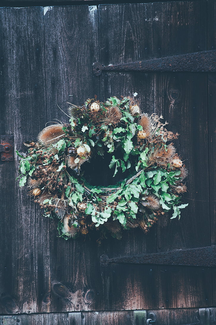 green, dried, brown, leaf, mesh, wreath, mounted