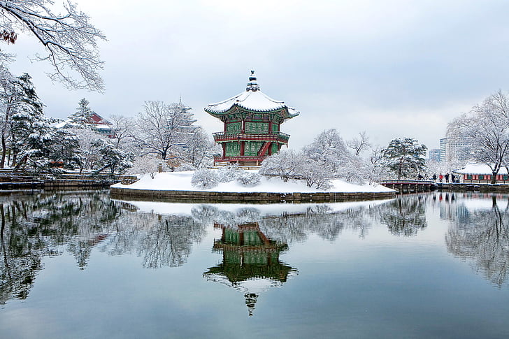 gyeongbok pils, ar ko saskaras dārzs, sniega, ziemas, kultūras īpašumu, baltā sniega, mākonis