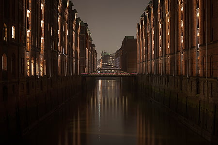 Harbour city, Hamburg, Labe, Port, reflexie, noc, žiadni ľudia