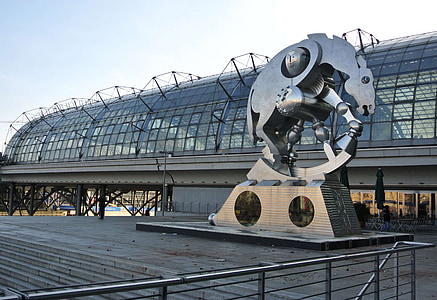 Ostbahnhof berlin, skulptur, konst, modern konst, rostfritt stål