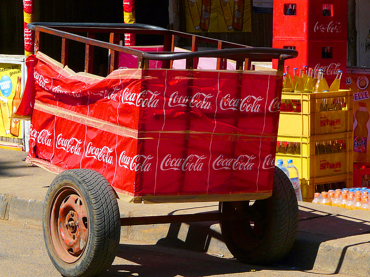 Cola se odváží, Cola exotické, Cola Afrika