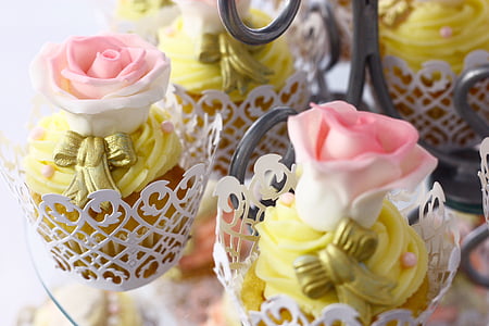 cupcakes, muffins, bake, dessert, icing, pink, flower
