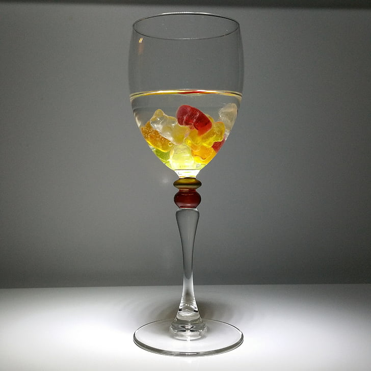 sklenice na víno, Gummibärchen, ovocné želé, Haribo, medvěd, barevné, Gummi medvědi