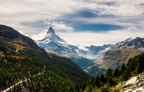 Matterhorn, Zermatt, Szwajcaria, góry, śnieg, niebo, chmury