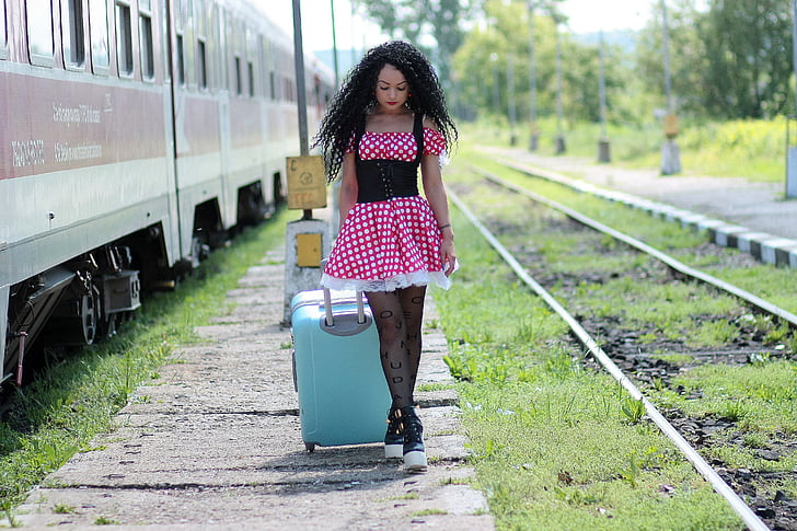 menina, Estação Ferroviária, chamando, mala, Trem, Peron, vestido