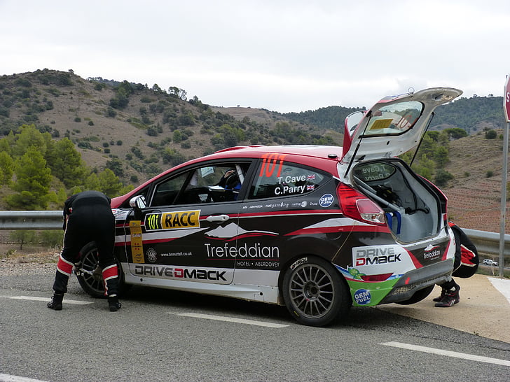 Rajd Katalonii, WRC, ford focus, Zmiana koła, samochód, prędkość, silnik