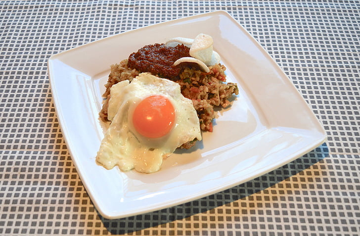 Nasi, Bali, egg, kroepoek