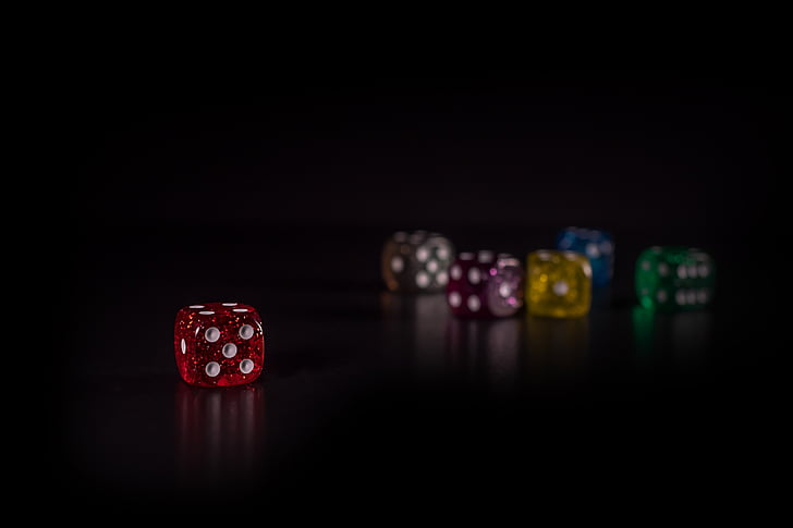 kocka, hazardné hry, hrať, svetlo, sklenené kocky, vyhrať, platiť