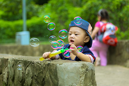 bērnu, mazulis, ku shin, parks, spēlēt, laimīgs, ziepju burbuļi