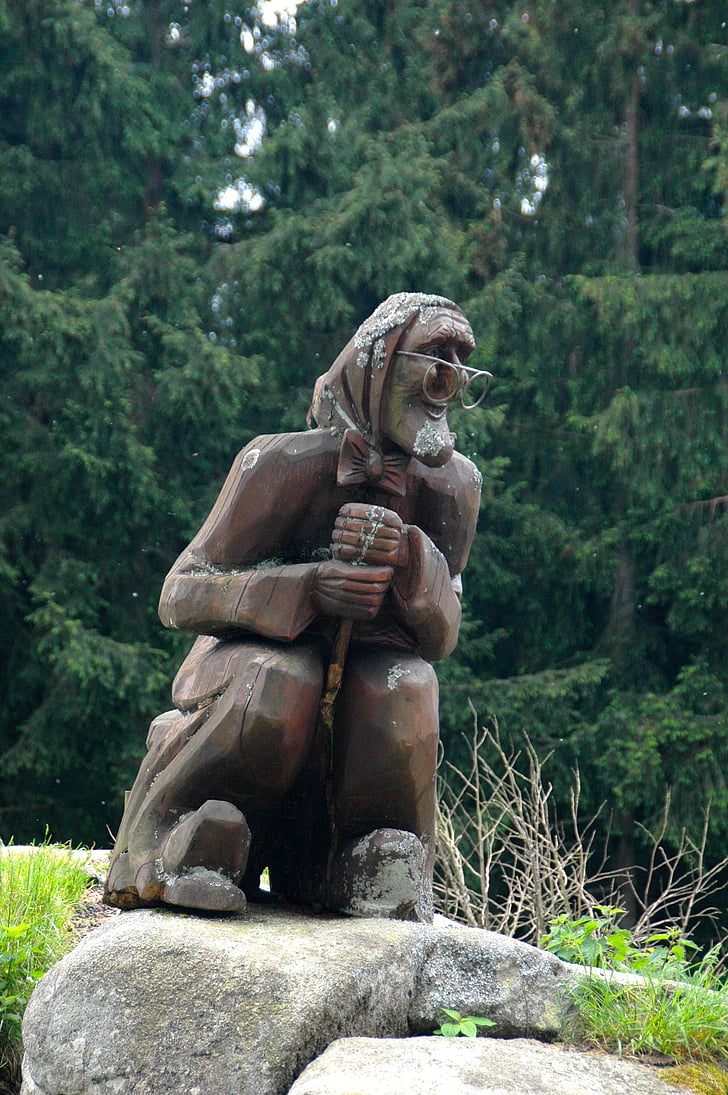 die Hexe, Kästehaus, Goslar-oker, Ziel, Holz, Harz, Statue