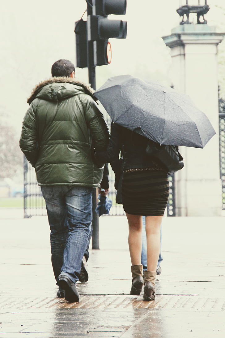 βροχή, ομπρέλα, ζευγάρι, με τα πόδια, πόλη, υγρό, οθόνη